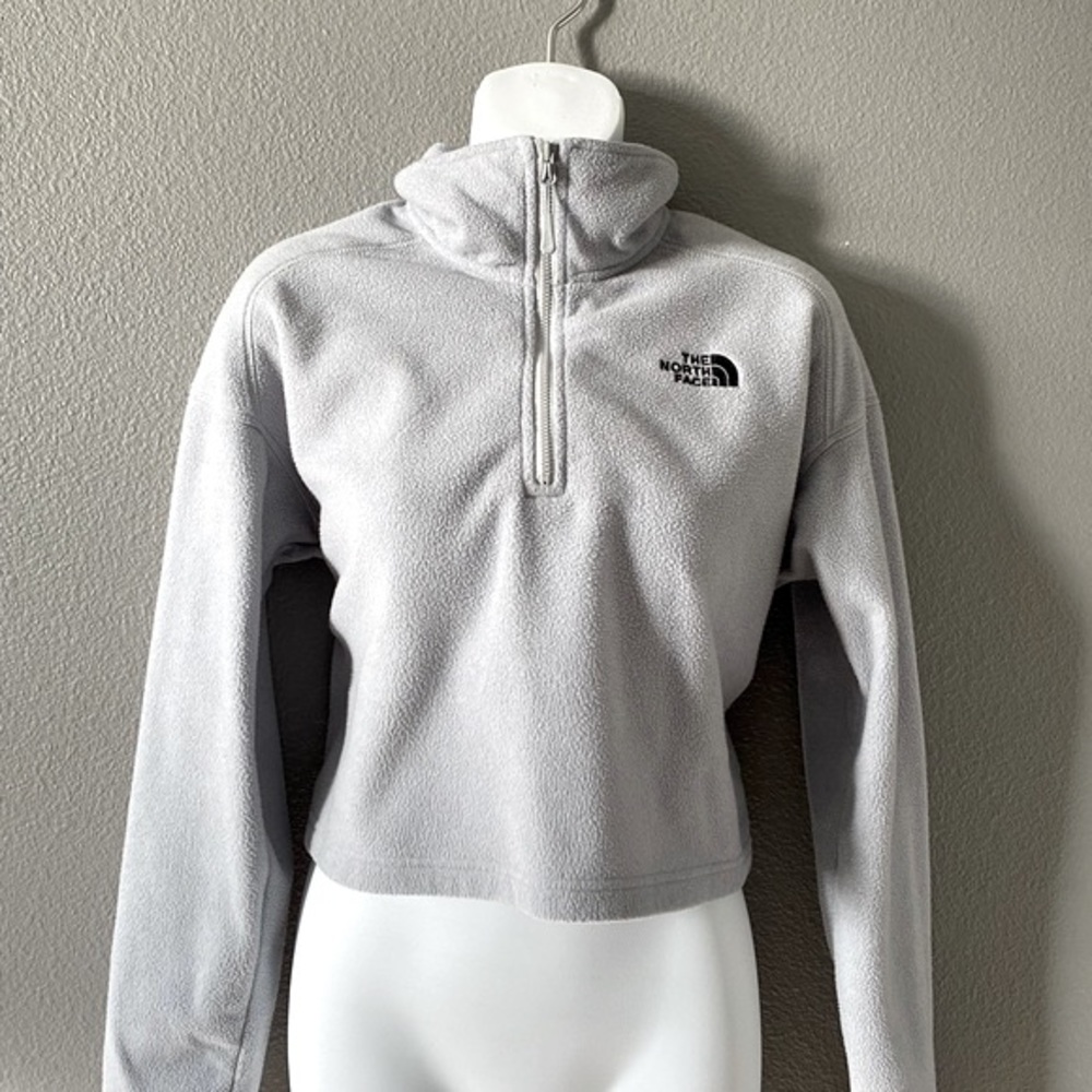 The North Face 100 Glacier 1/4 zip cropped fleece in gray Medium